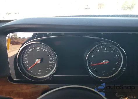 2017 Mercedes-Benz E 300 z USA, uszkodzony, nr VIN WDDZF4JB7HA037426